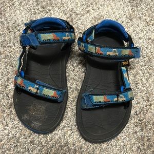 Cute Tevas!